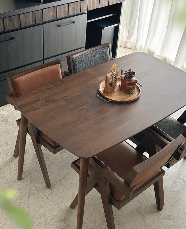 ダイニングテーブル