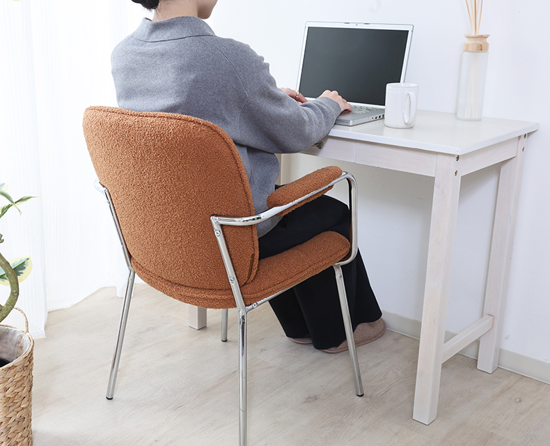 (日本語) 肘付きダイニングチェア