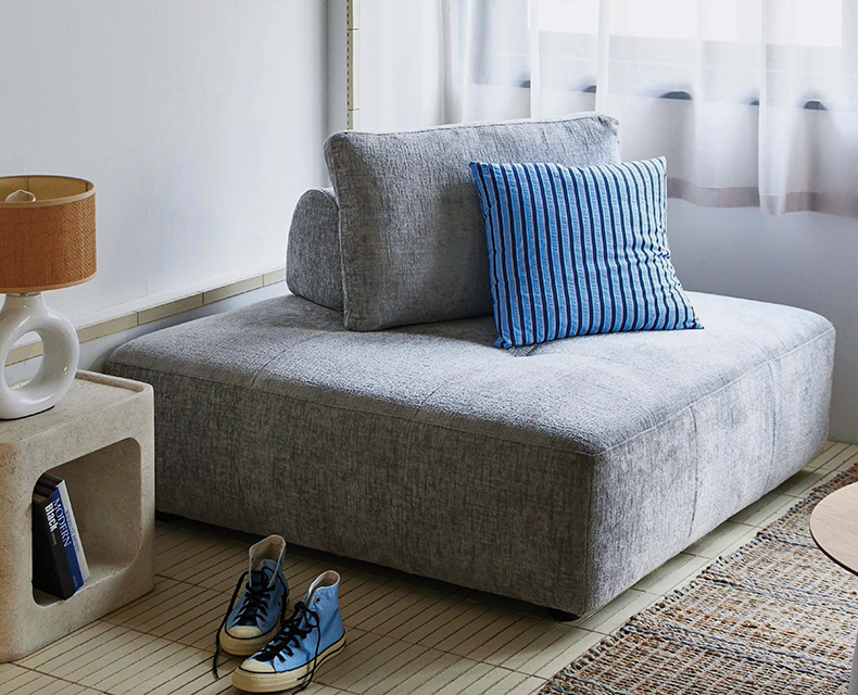 (日本語) クッション(  正方形 )